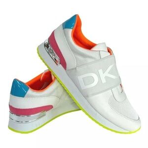 NEW DKNY Marli Logo Slip-On Wedge Sne 7.5M H-9